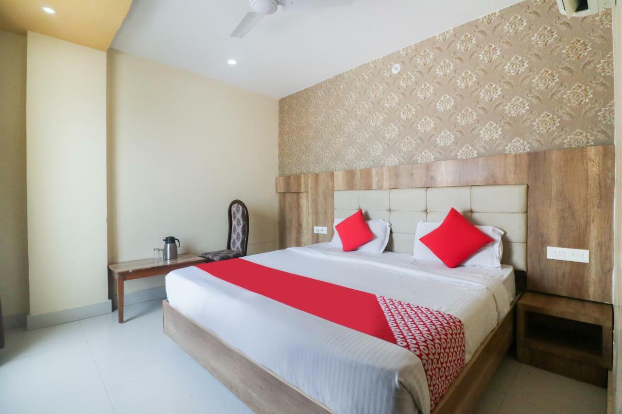 Oyo 48974 Hotel Shweta Residency Varanasi Exterior photo